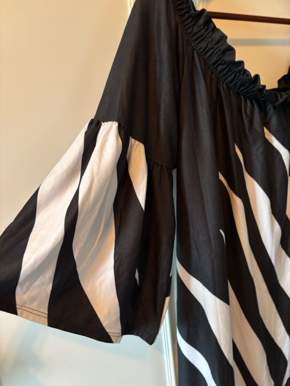 Ashley Stewart blk white Palm Off-Shoulder flare mid sleeve dress size 18/20 - Picture 6 of 10